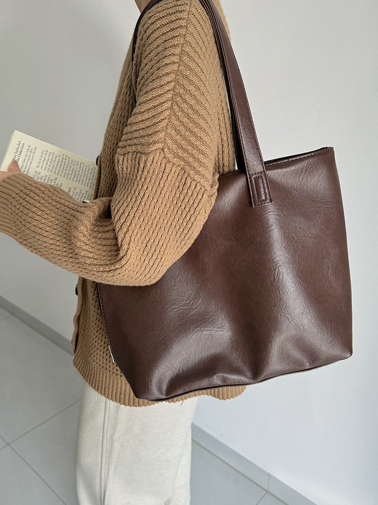حقيبة كتف نسائية عصرية 2026 جد - مراجعة Leatherwork Classes وسعره